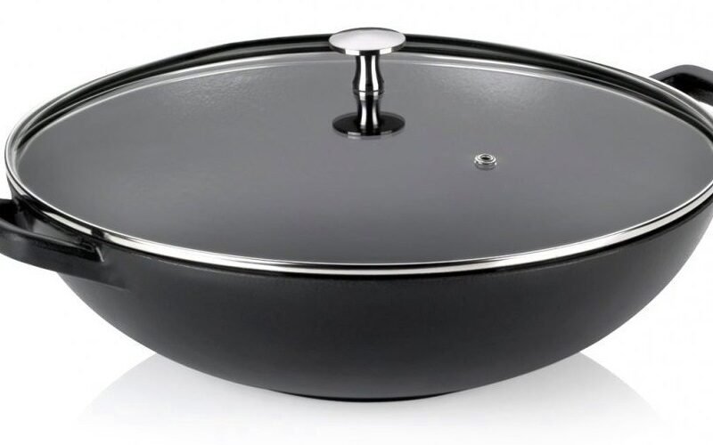 KELA Calido Wok s pokrievkou 36 cm čierny, liatina