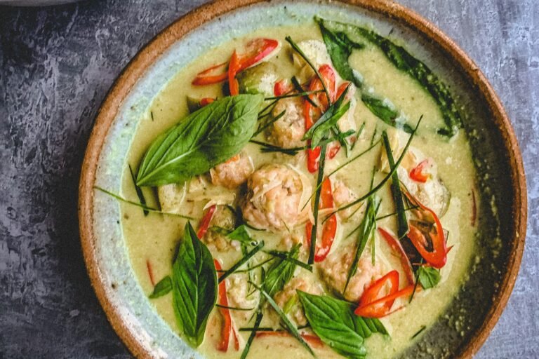 Thajské zelené kari s bazalkou a chilli